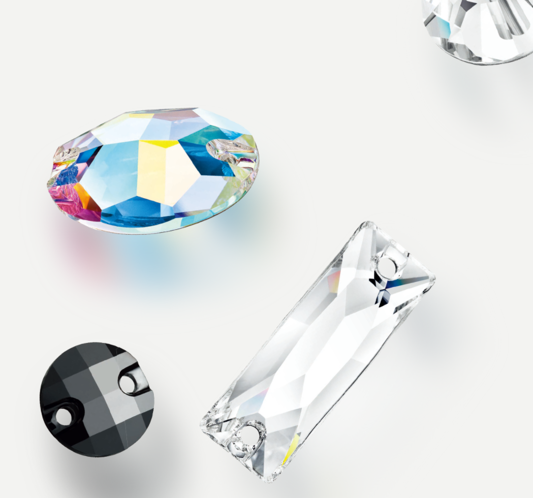 縫制(zhì)品和(hé)水(shuǐ)晶紐扣